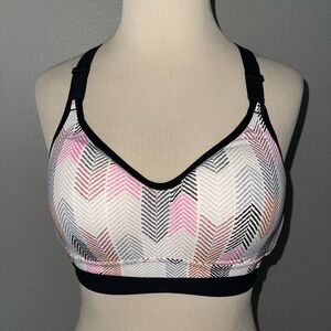 Victoria's Secret Pink, Gray & Black Chevron Wireless Sports Bra